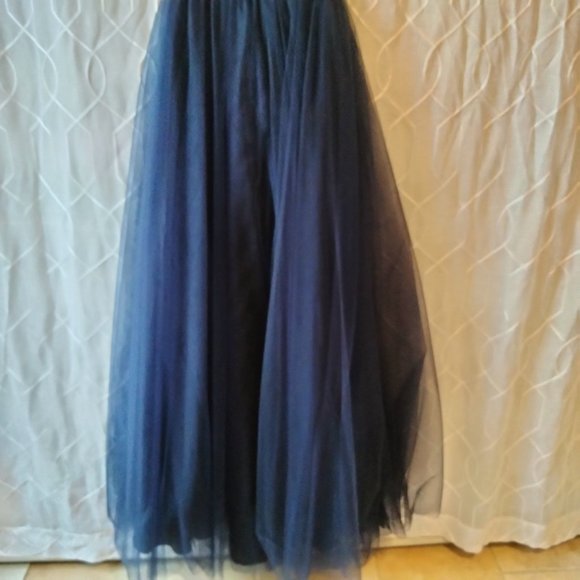 Mori Lee Gown formal tulle in blue navy . Size 4 - Picture 13 of 13
